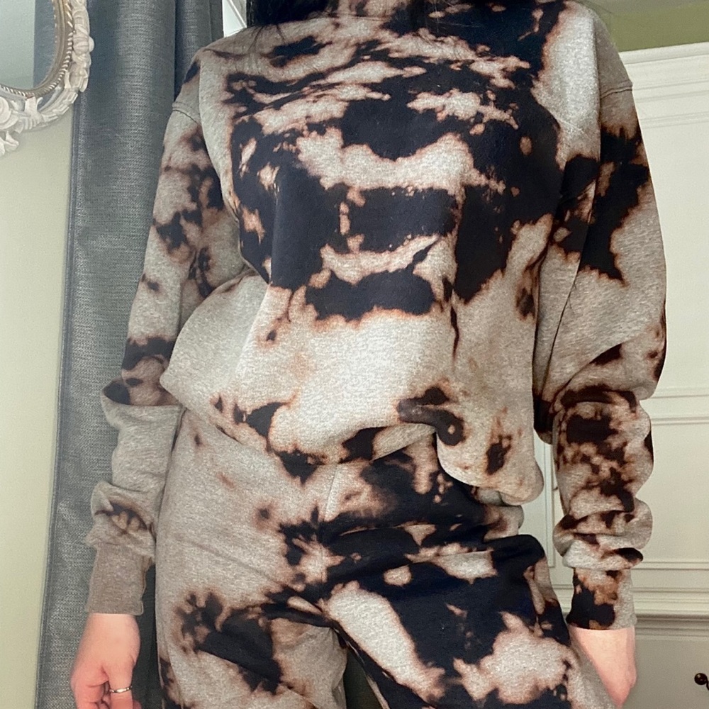 Reverse Tie Dye Sweatsuit